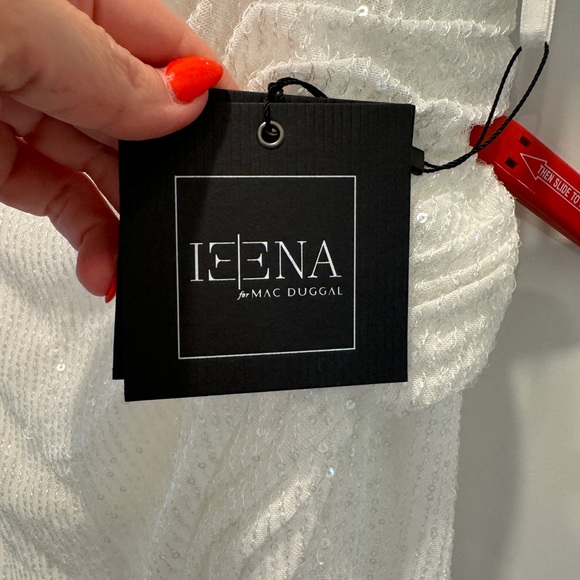 Mac Duggal. *read description* size 8 (new with flaws) - Picture 4 of 16